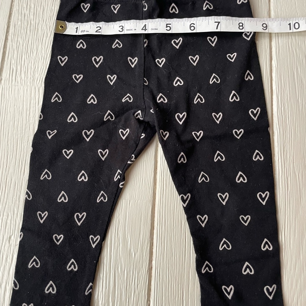 Cat & Jack Baby Girls 12 Month Black Heart Leggings - Picture 2 of 5
